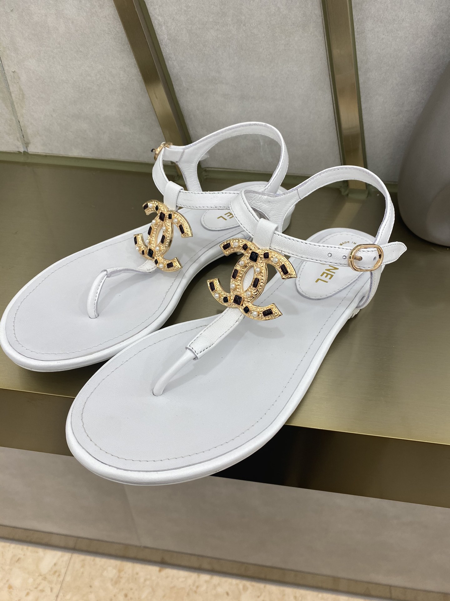 Chanel Slides 35 - vstockx