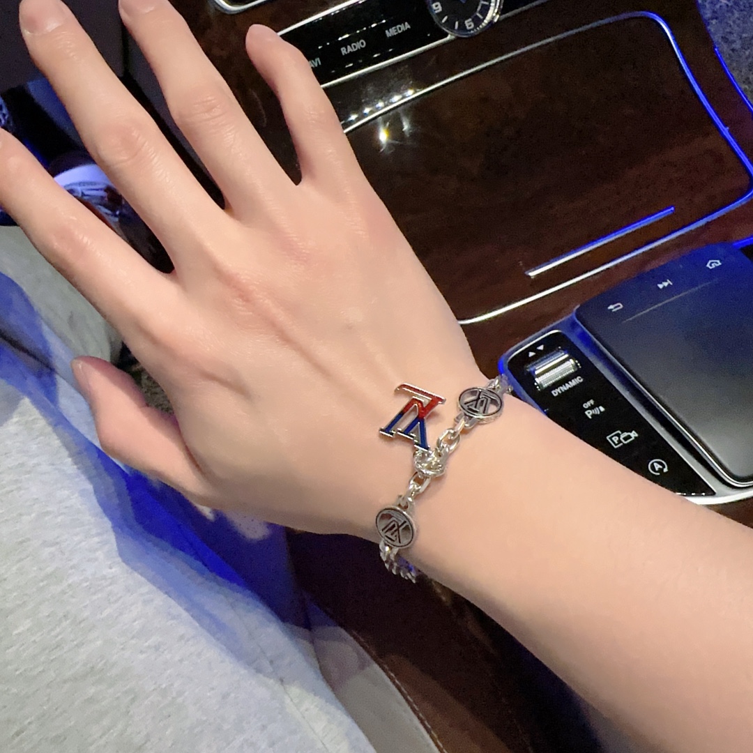 Jewelry Louis Vuitton 381 - vstockx