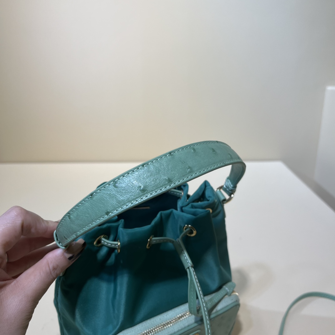 Handbags Prada 1BH038 size:22.5×17.5×12 cm - vstockx