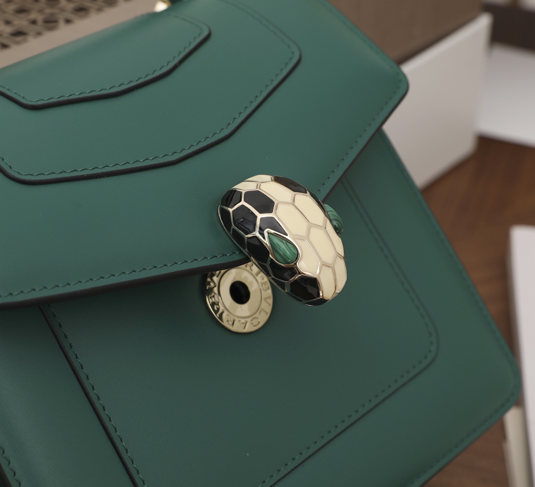 Handbags Bvlgari 28624791050 size:18*16*10cm - vstockx