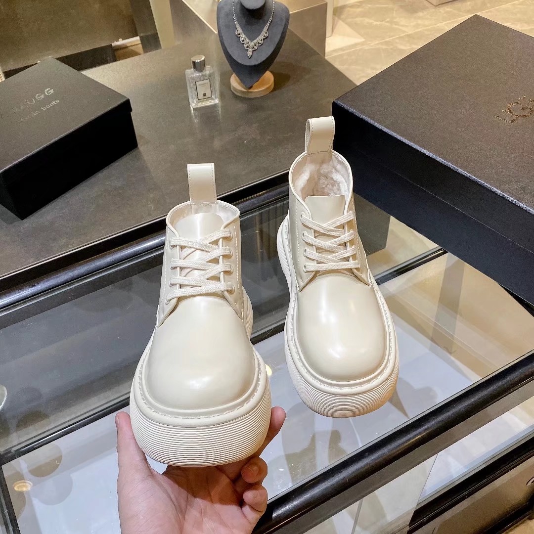 Bottega Veneta Boots 15 - vstockx