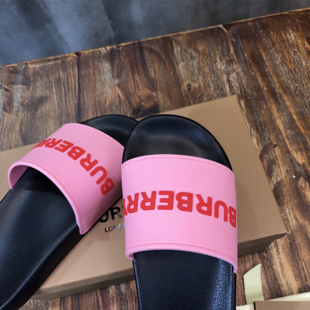 Burberry Slipper 6 - vstockx