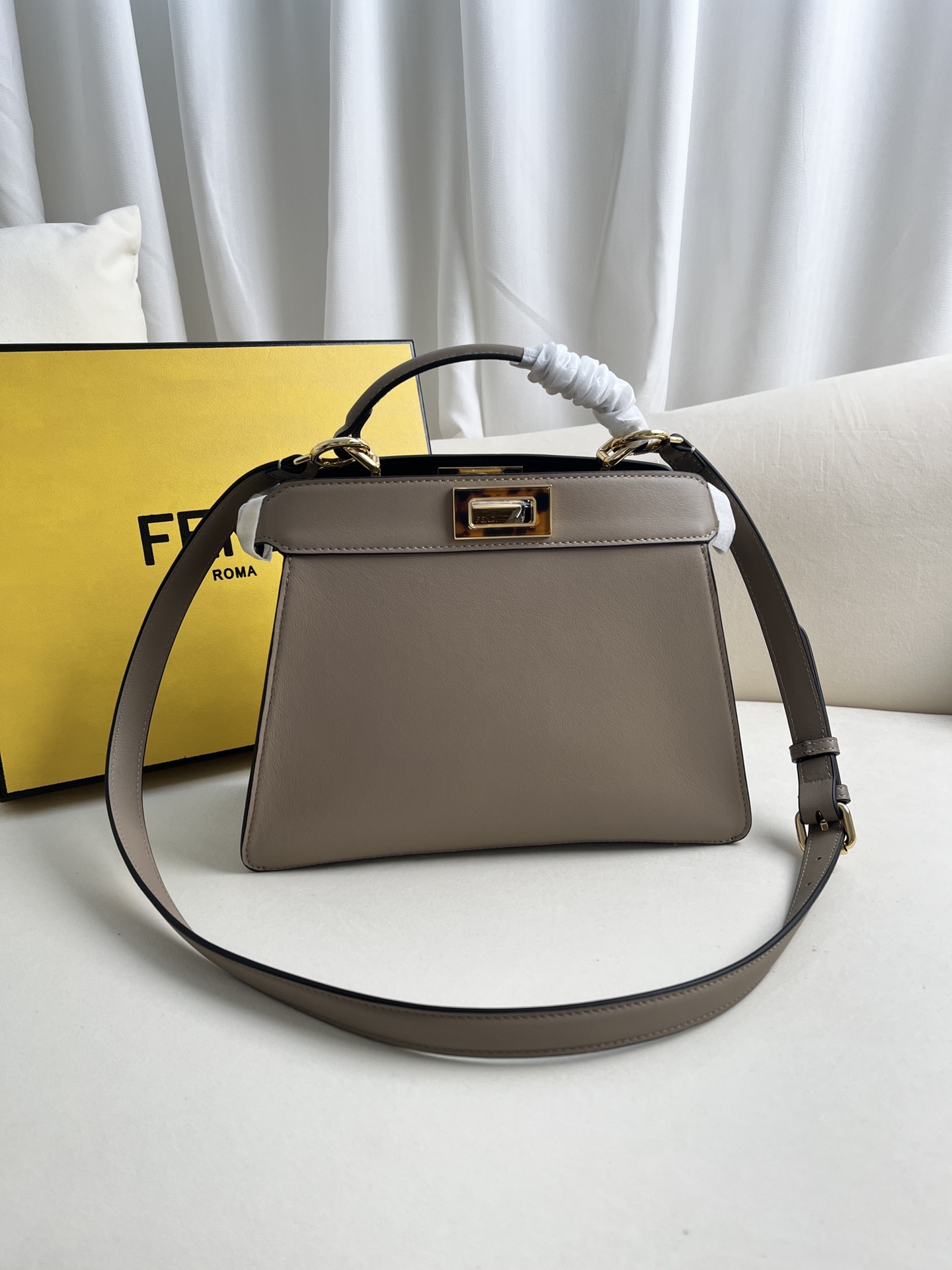 handbags FENDI 0229 size:27*21*11cm - vstockx