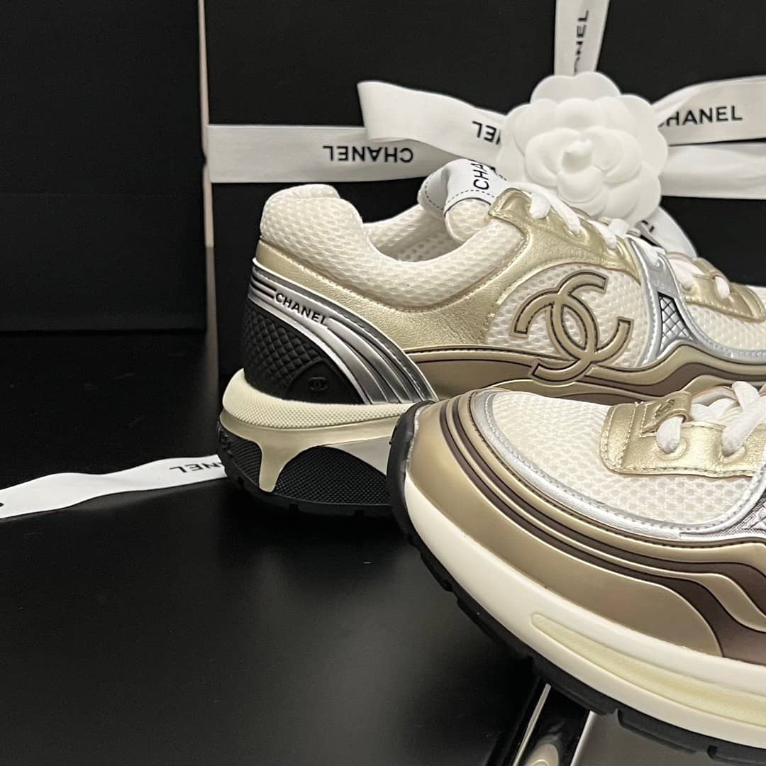 Chanel CC Runner Gold Laminate - vstockx