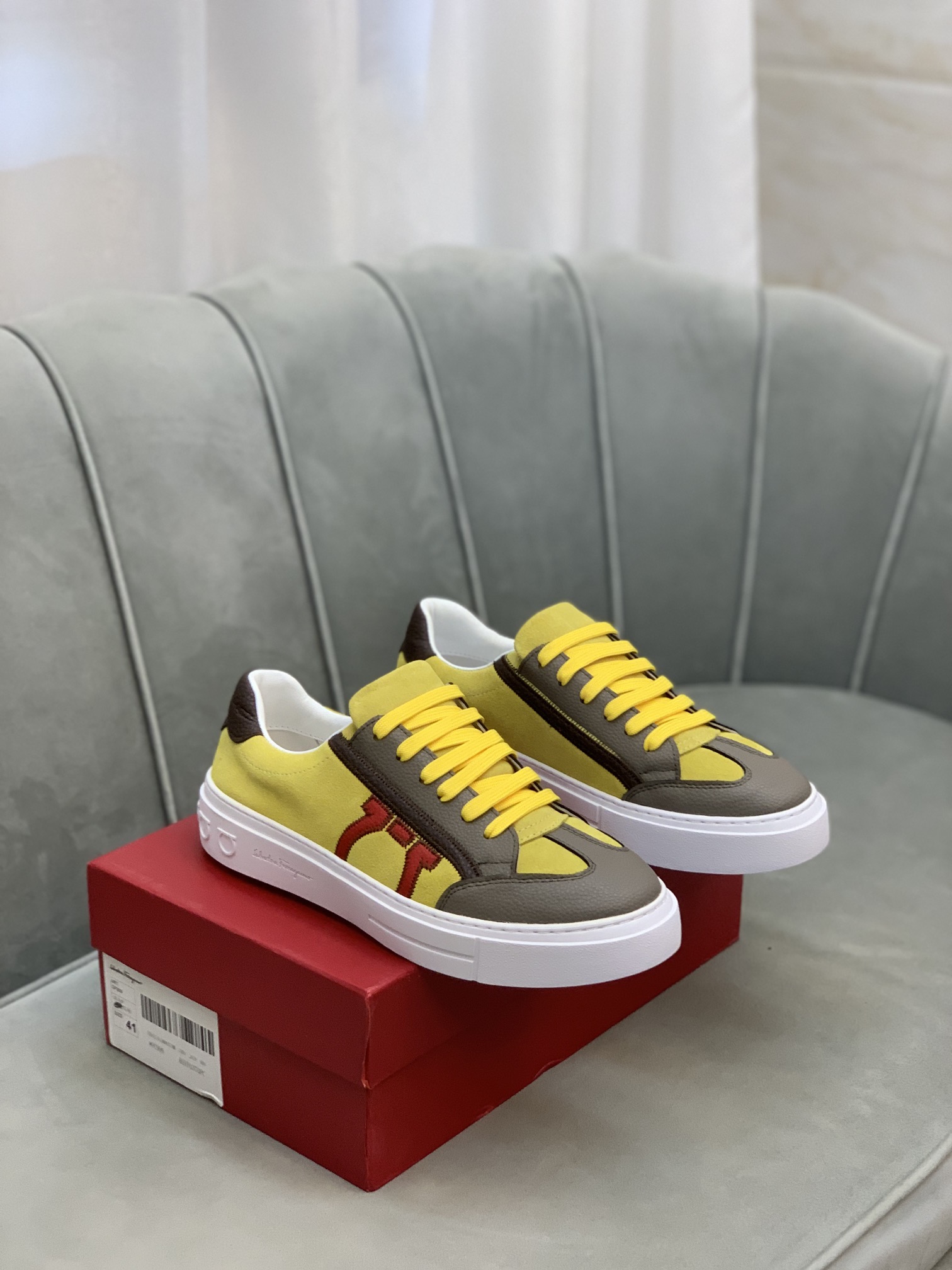 Salvatore Ferragamo Gancini Sneaker 12 - vstockx