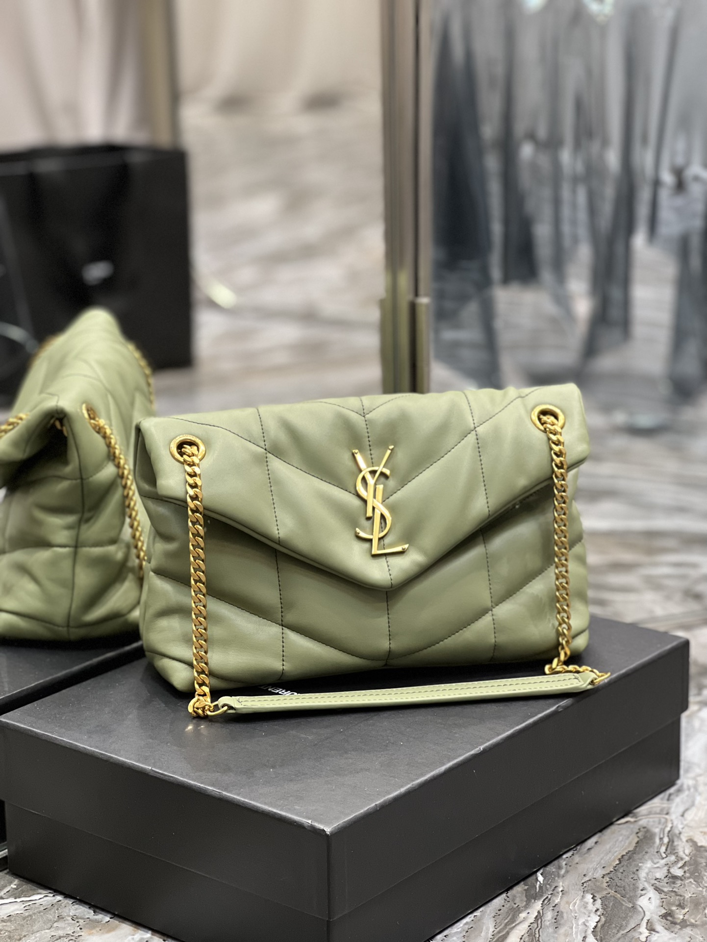 Handbags SAINT LAURENT 577476 size 29x17x11 cm - vstockx