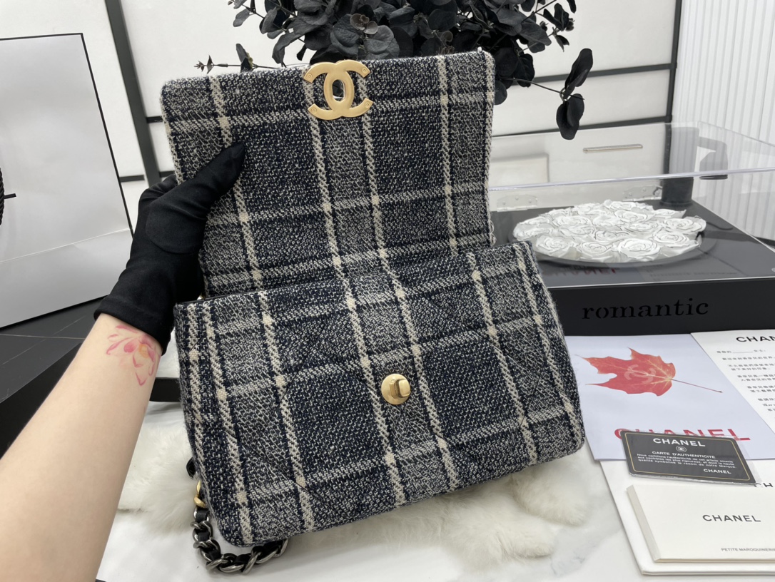 Handbag Chanel AS1160 size 26 cm - vstockx