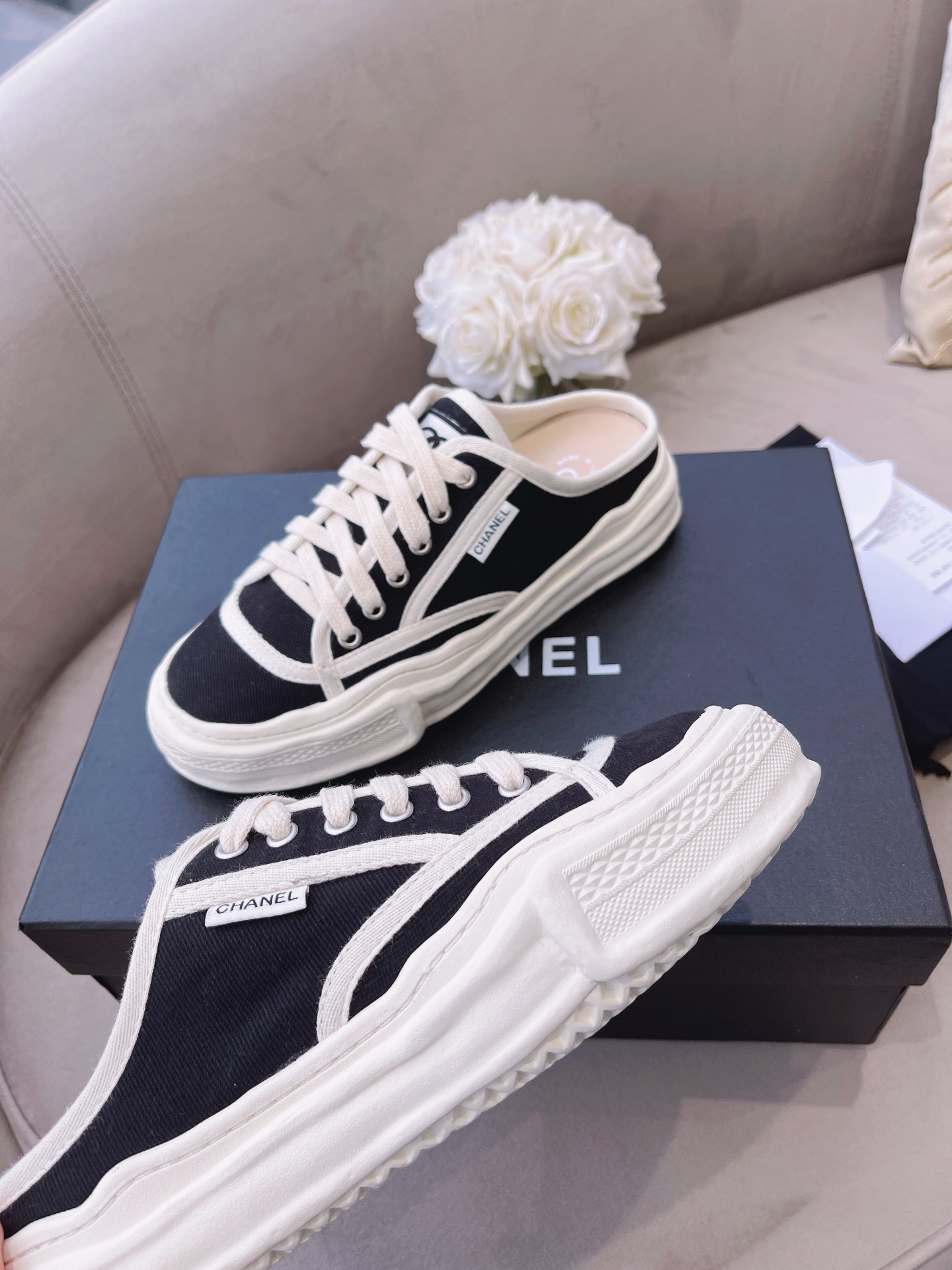Chanel Platform Sneaker 22 - vstockx