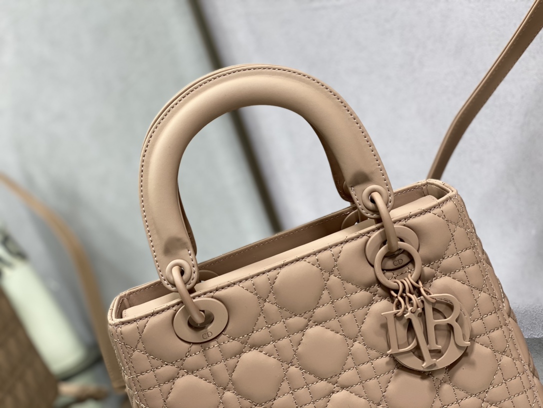 Handbag Dior size 24 cm - vstockx