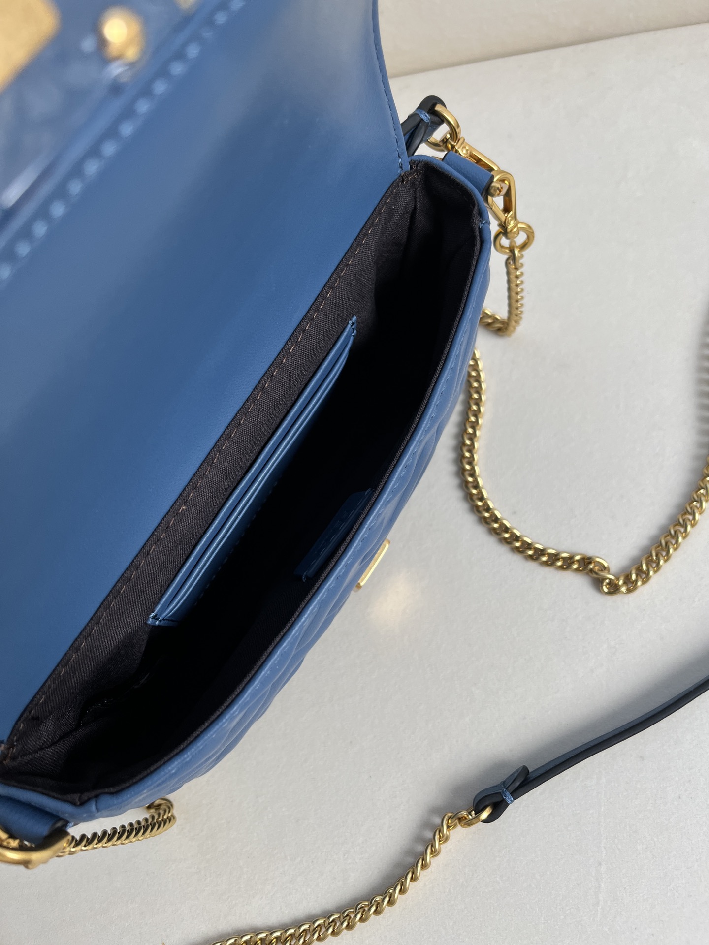 handbags FENDI 212 size:19*11.5*4cm - vstockx