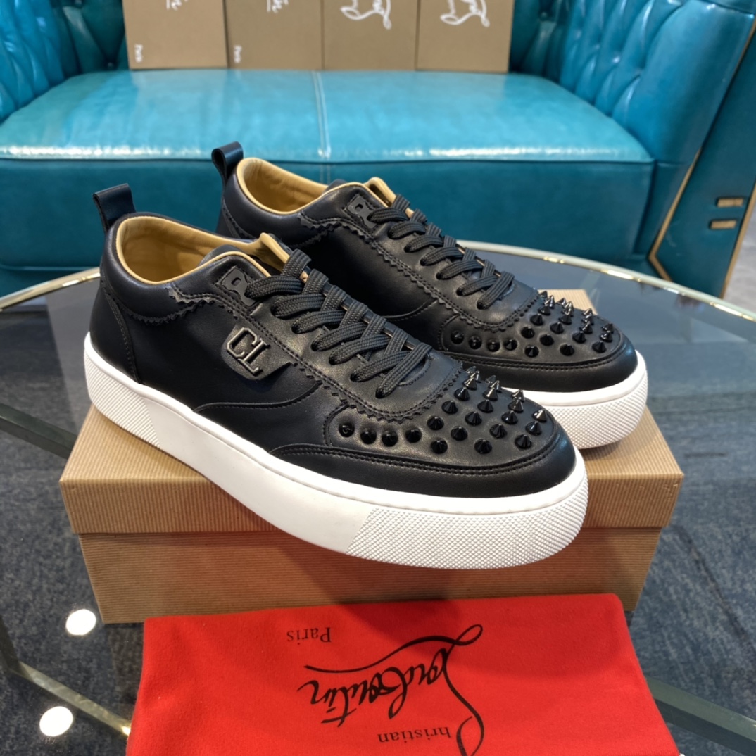 Christian Louboutin Happyrui Spikes Flat Sneakers 4 - vstockx