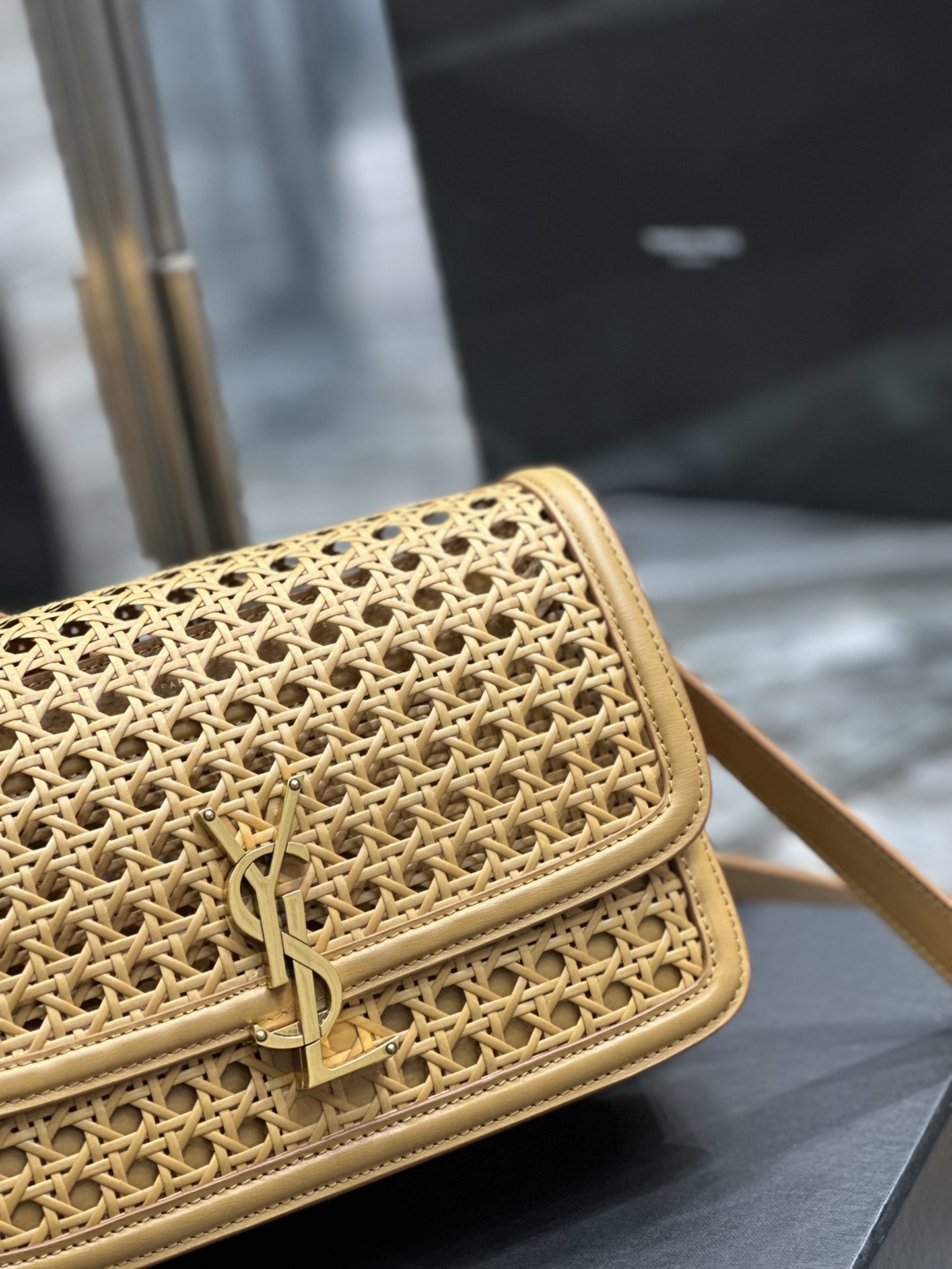 Handbags SAINT LAURENT 634305 size 23x16x6 cm - vstockx