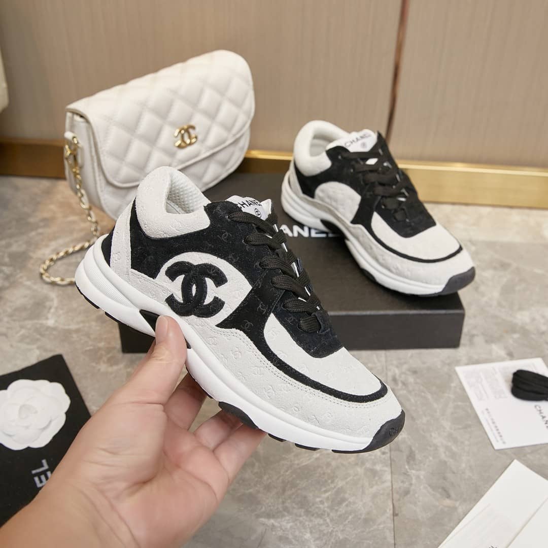 Chanel Low Top Trainer White Black (W) - vstockx