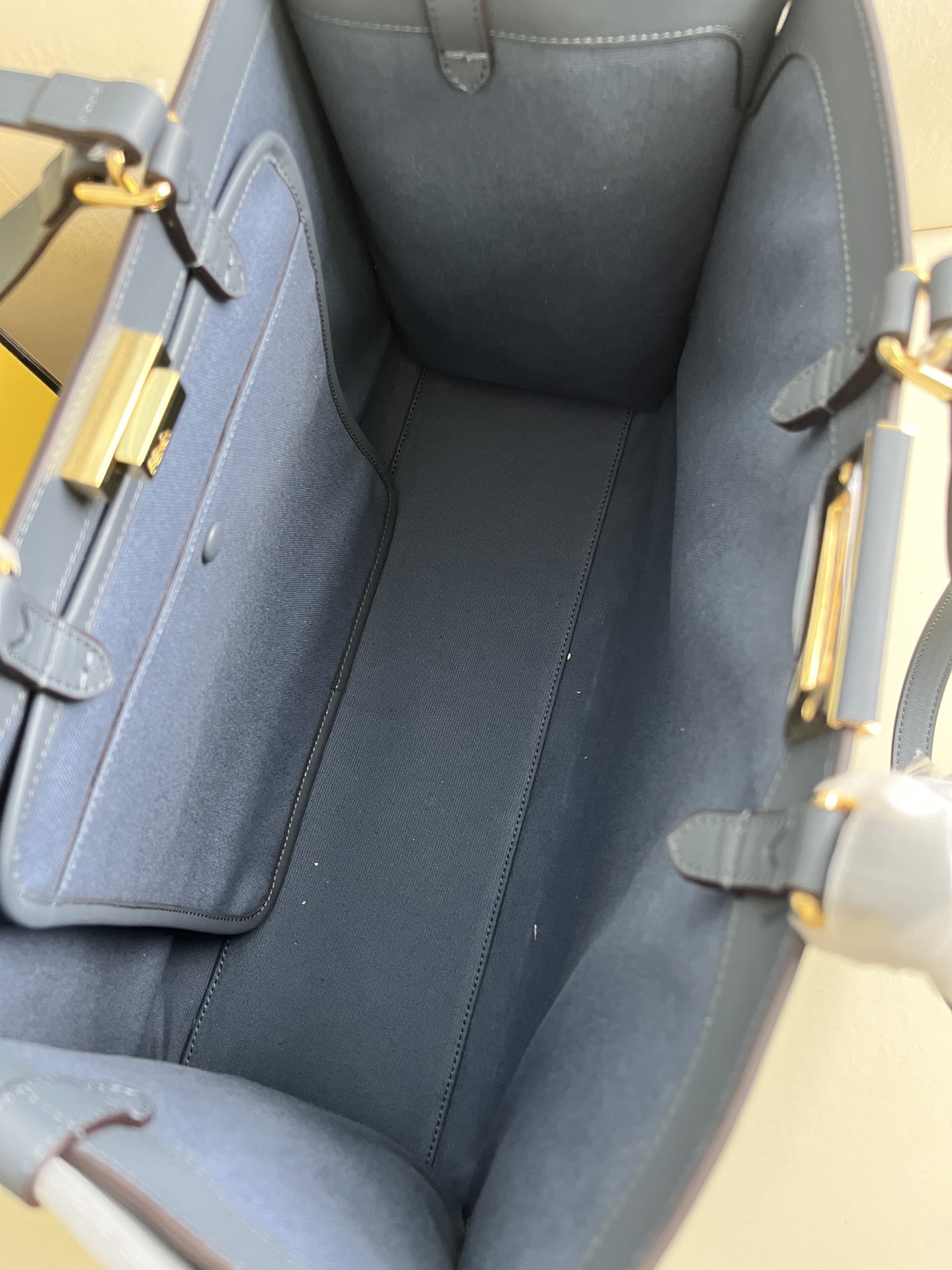 handbags FENDI 1819 size:40*12*29cm - vstockx