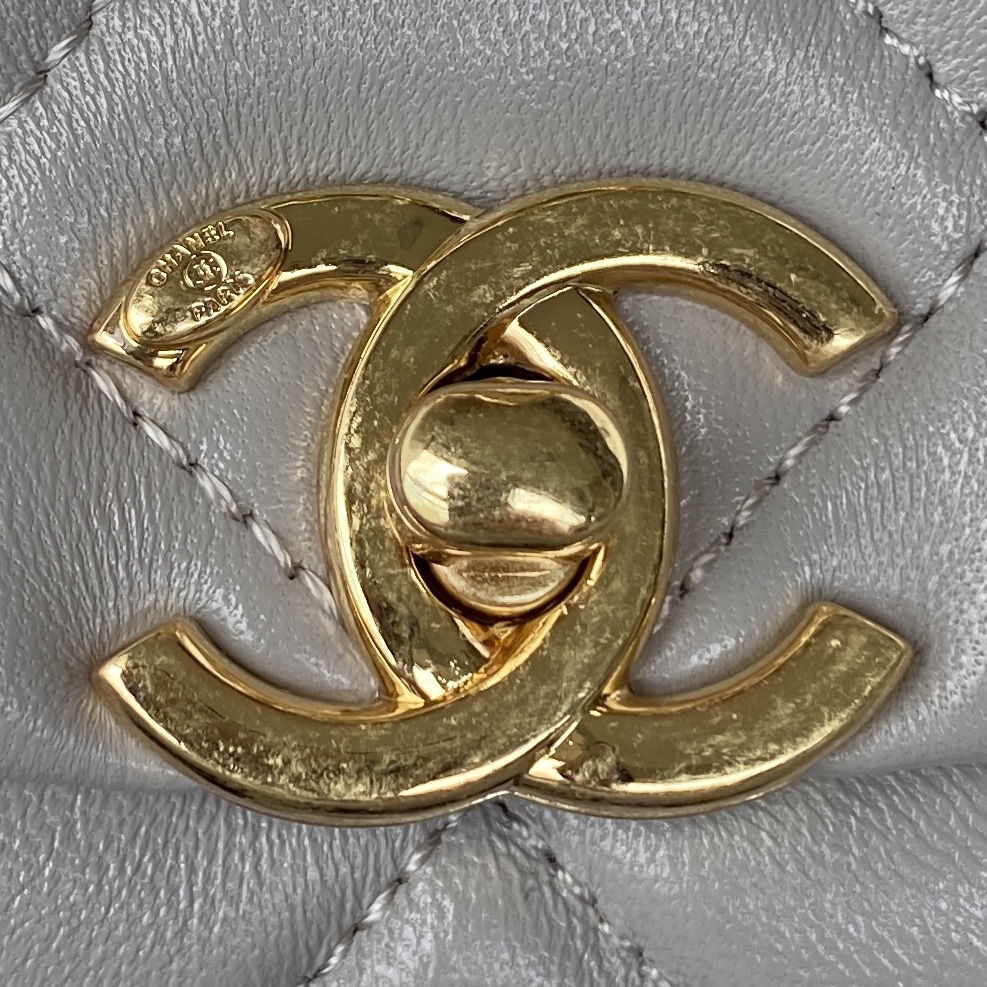 Handbag Chanel AS3365 size 17X8.5X11.5 Cm - vstockx