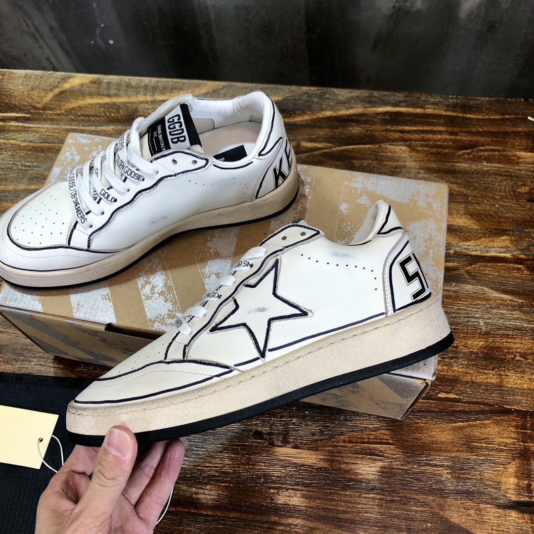 Golden Goose Superstar distressed-finish sneakers 15 - vstockx