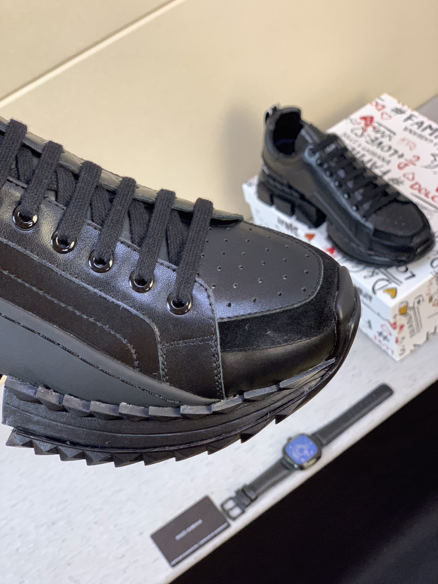 Dolce & Gabbana Low Tops Sneakers 37 - vstockx