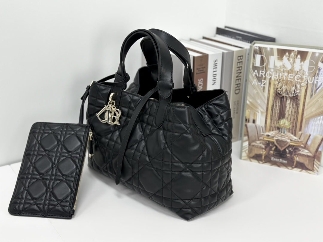 Handbags Dior 6231 size:28x21x19 cm - vstockx