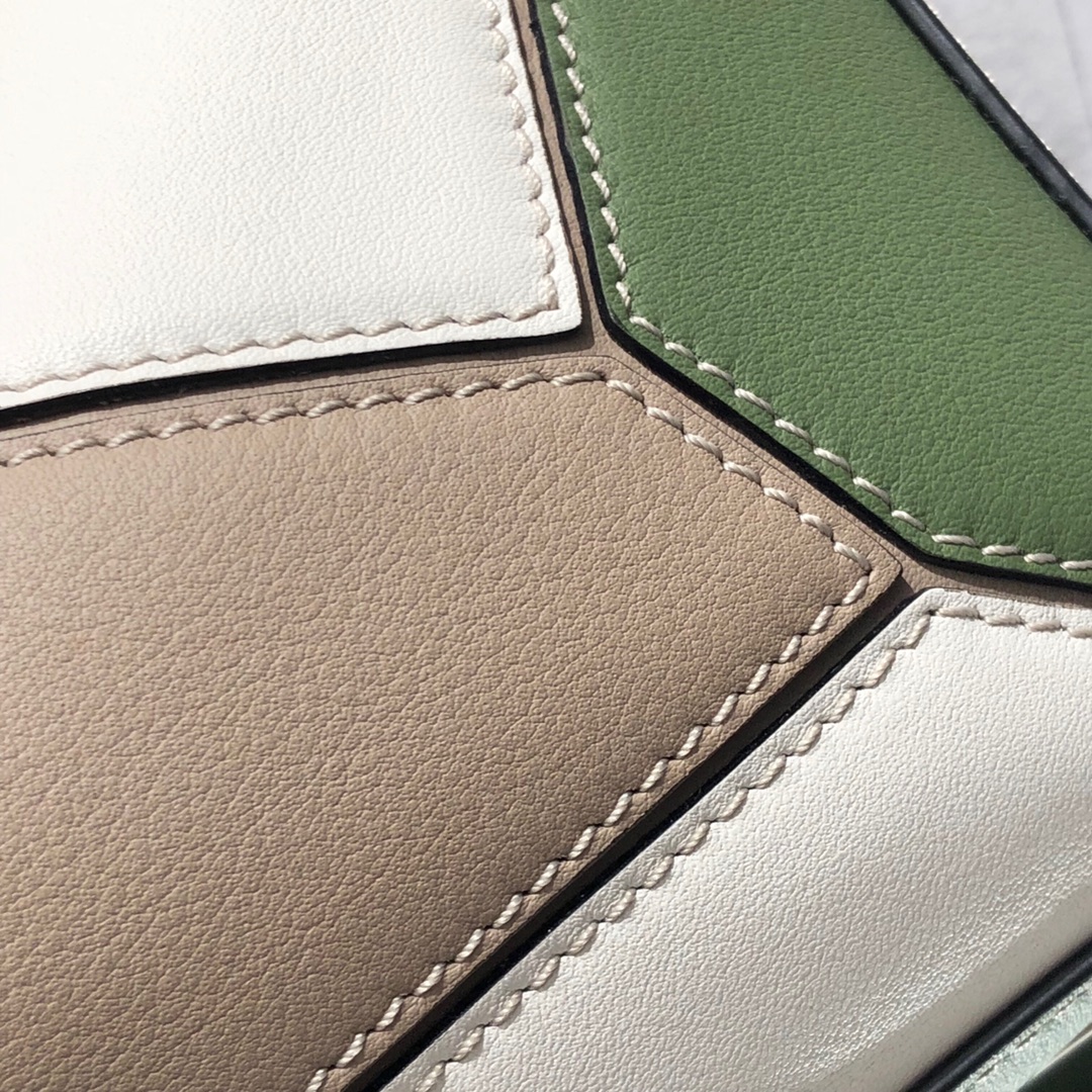 Handbags LOEWE Ykk size:29x18x12 cm - vstockx