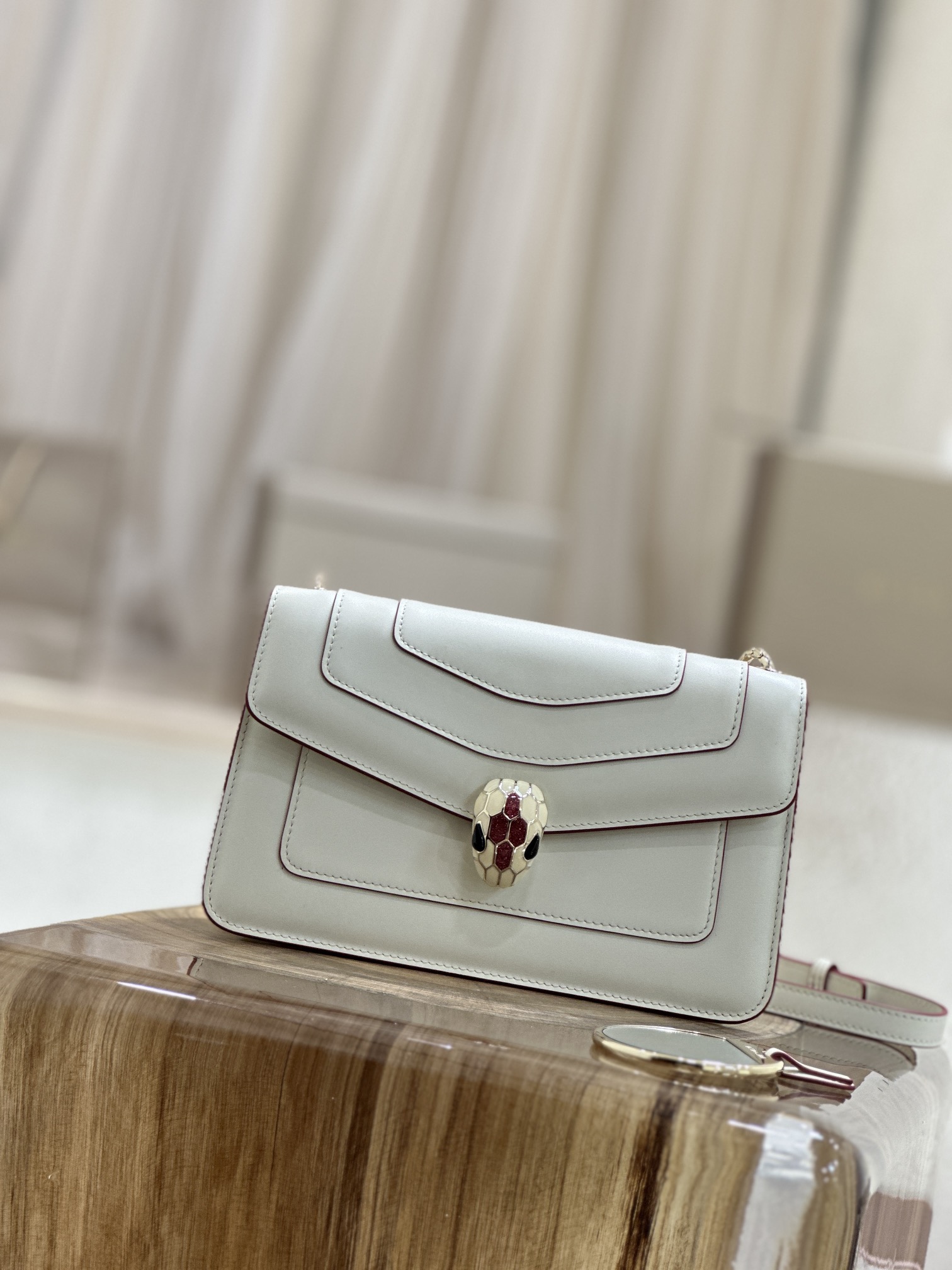 Handbags Bvlgari 38102 size:22*13*5.5 cm - vstockx