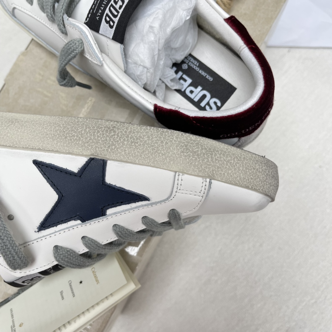 Golden Goose Superstar distressed-finish sneakers 32 - vstockx