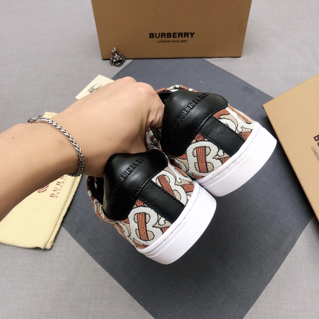 Burberry Perforated Check Sneaker 6 - vstockx