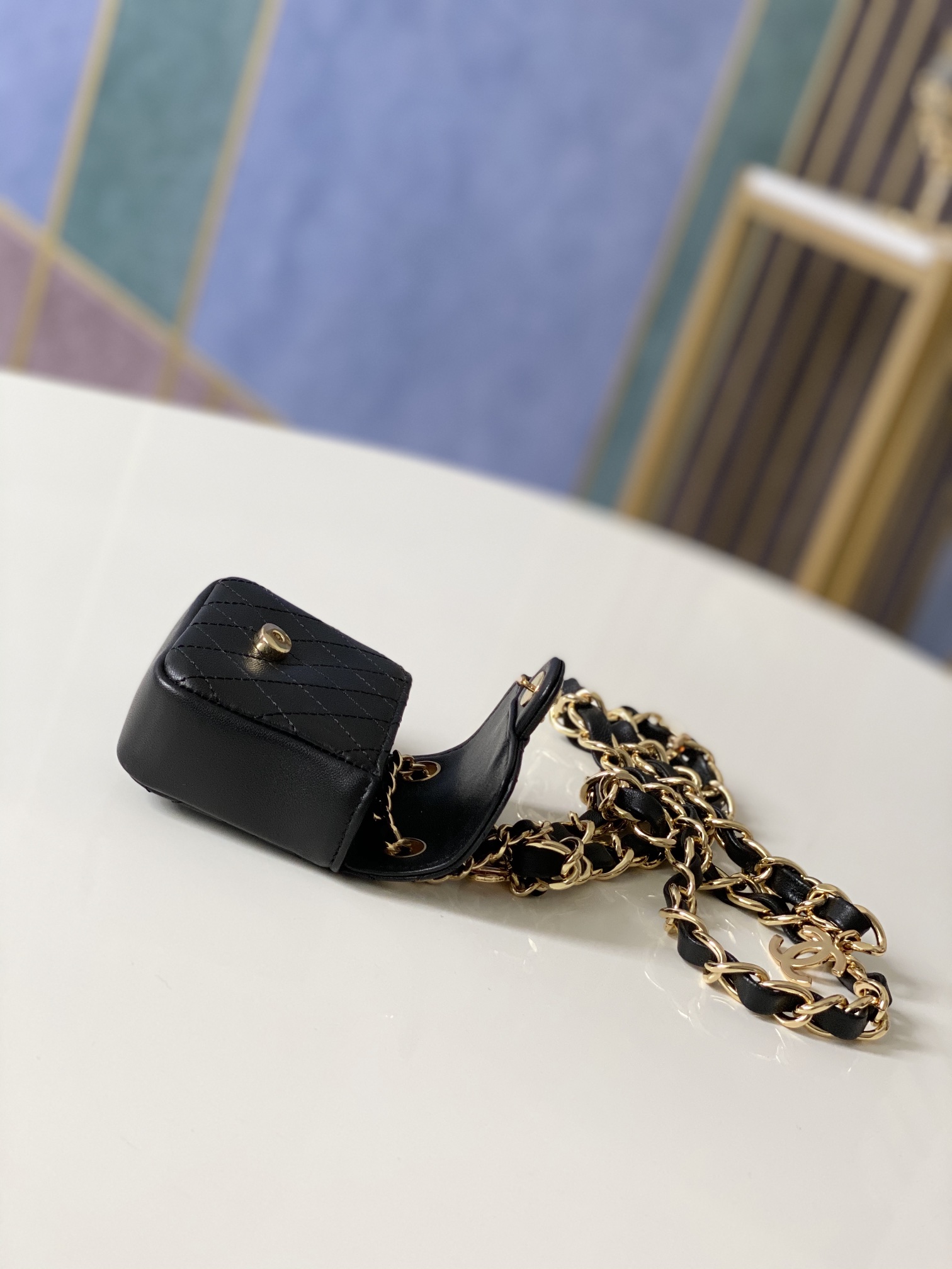 Handbag Chanel 2080 size 9.8.3 cm - vstockx