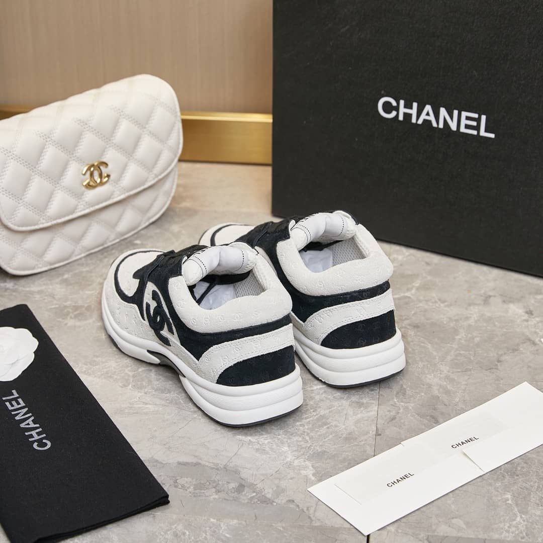 Chanel Low Top Trainer White Black (W) - vstockx