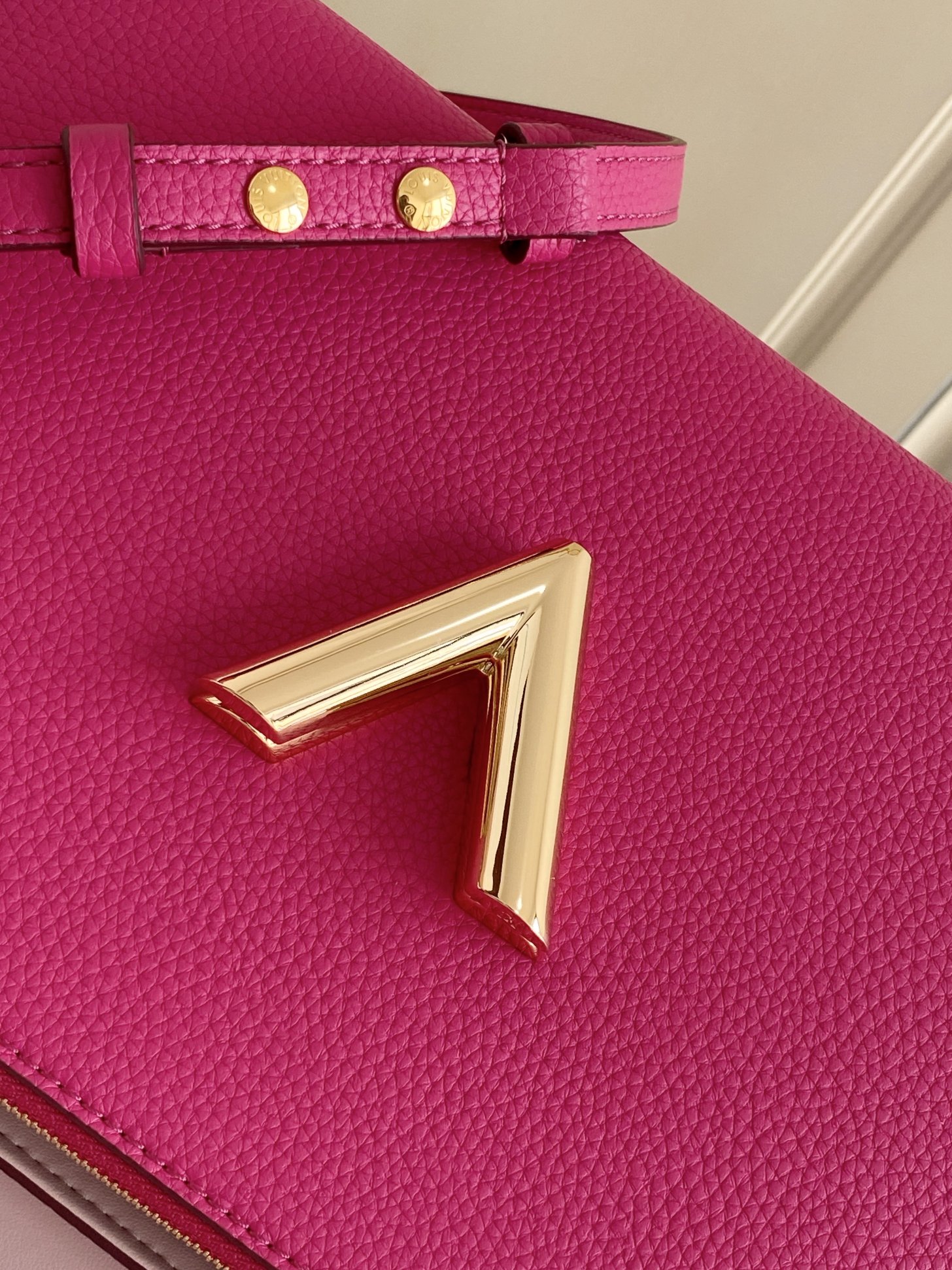 Handbag Louis Vuitton M57090 size 29.0  21.0  12 cm - vstockx