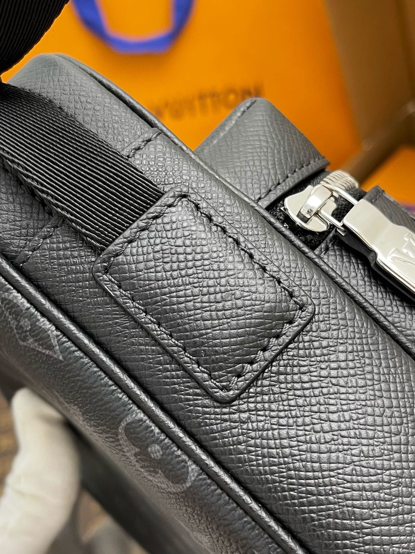 Handbags Louis Vuitton M30233 size:26*20*10.5 cm - vstockx