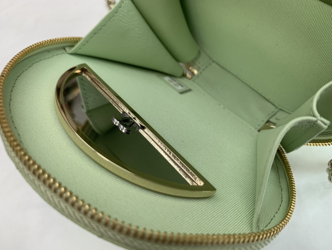 Handbag Chanel size 12  12  5 cm - vstockx