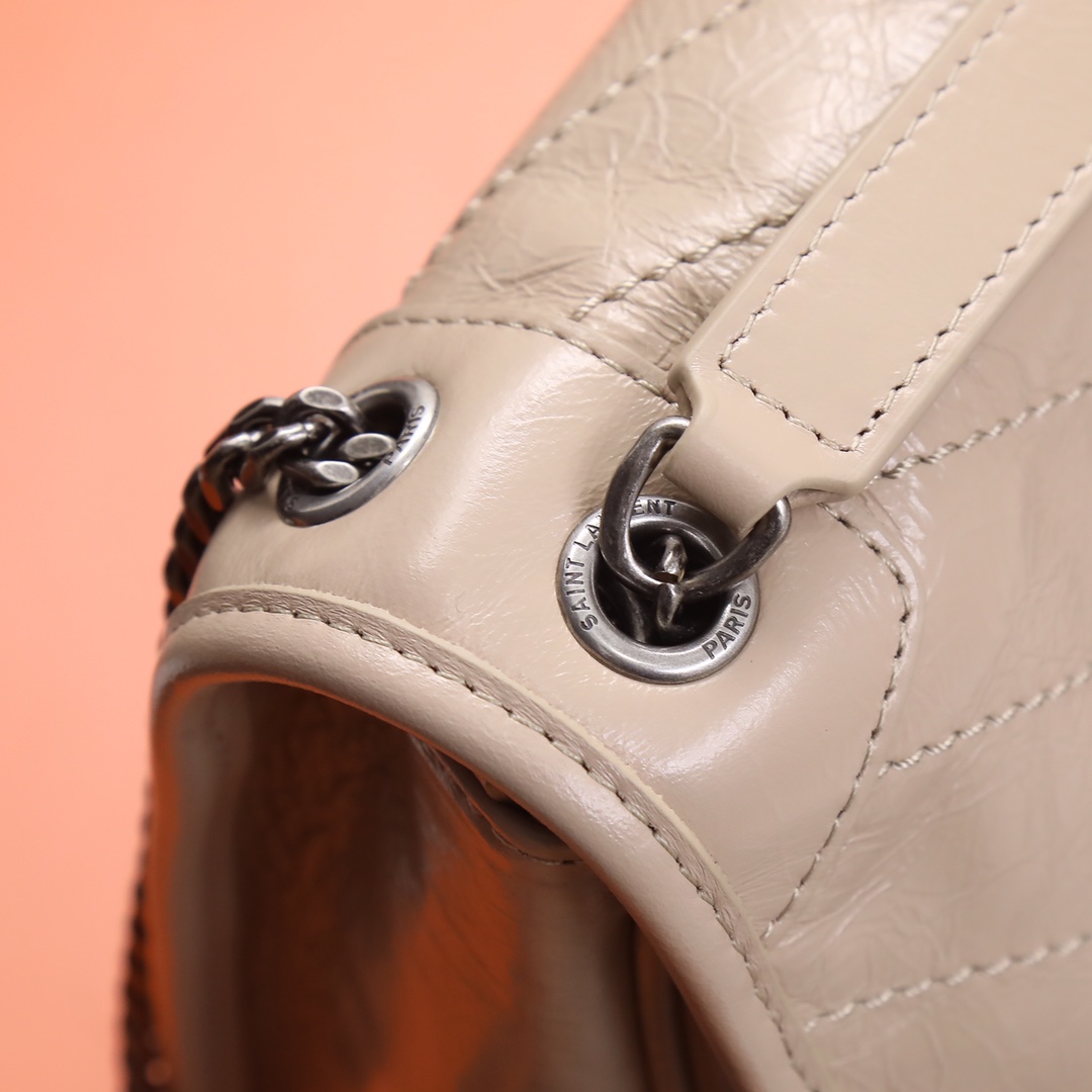 Handbags SAINT LAURENT 533037 size 22x16.5x12 cm - vstockx