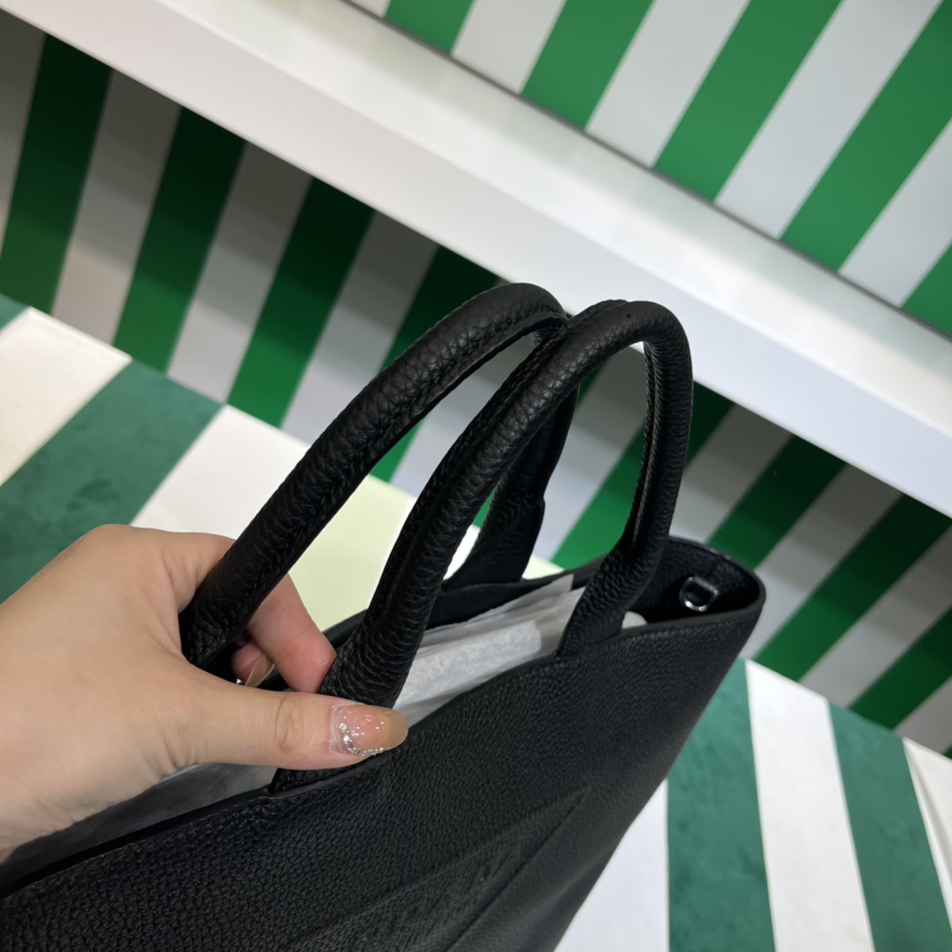 Handbags Prada 2VG109 size:35*14*39 cm - vstockx