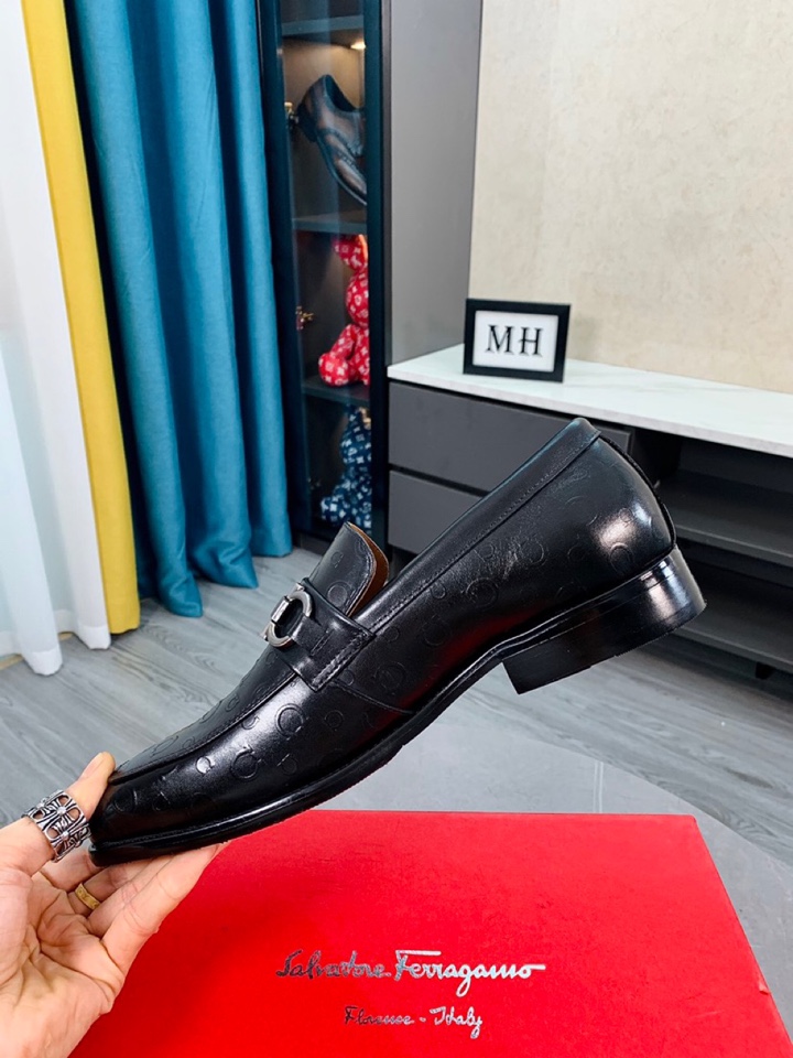 Salvatore Ferragamo Boots 25 - vstockx