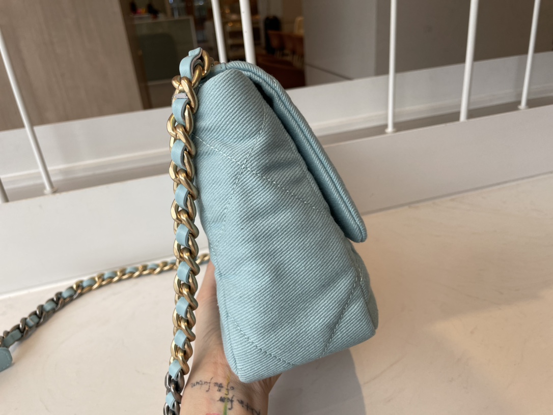 Handbag Chanel AS1160 size 26 cm - vstockx