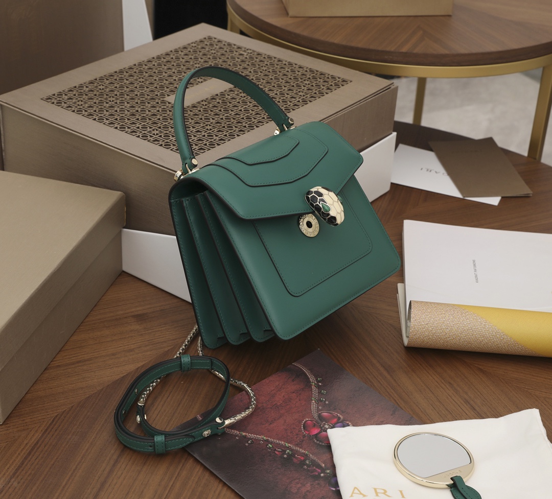 Handbags Bvlgari 28624791050 size:18*16*10cm - vstockx