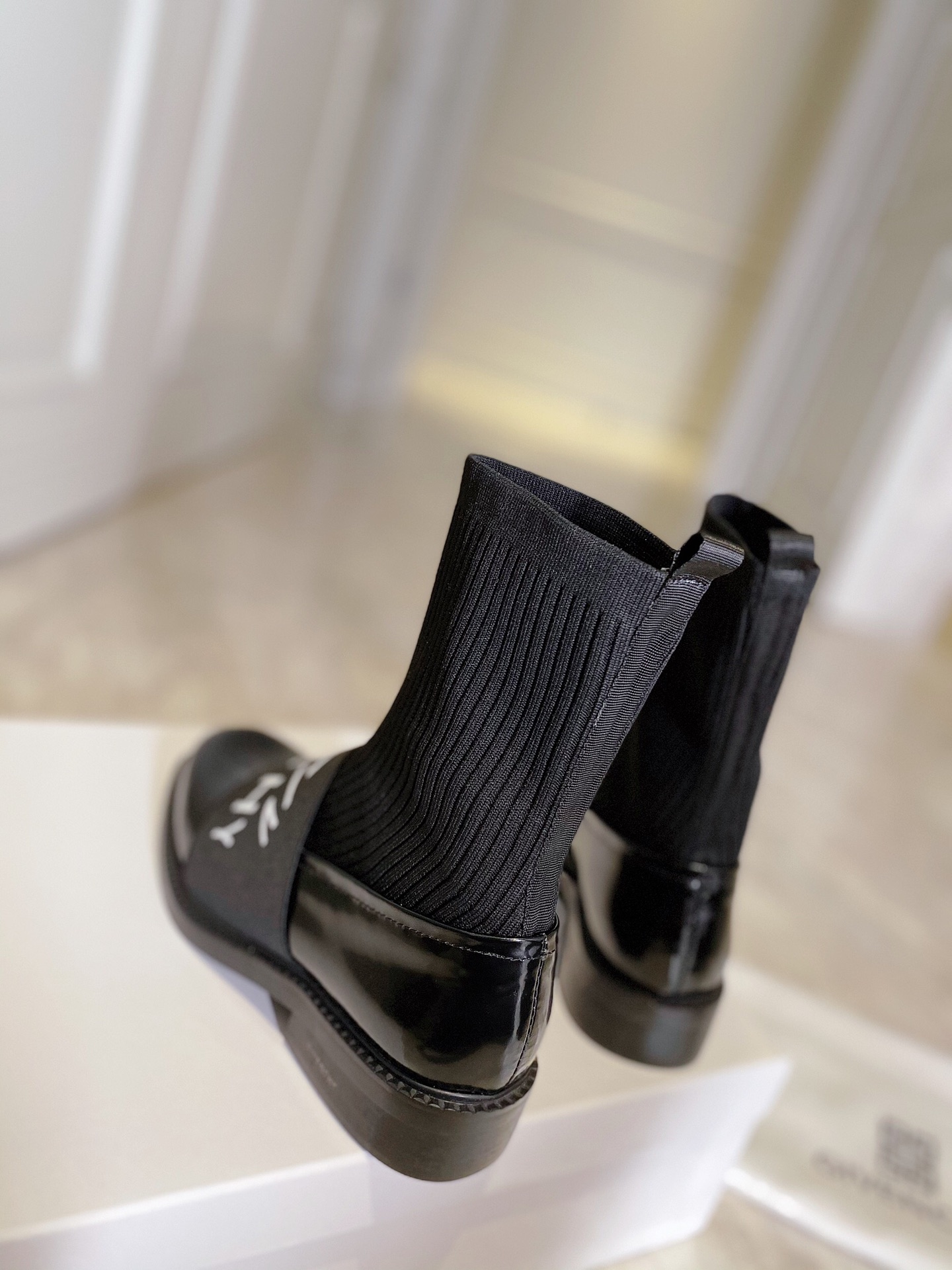 Givenchy Boots 9 - vstockx