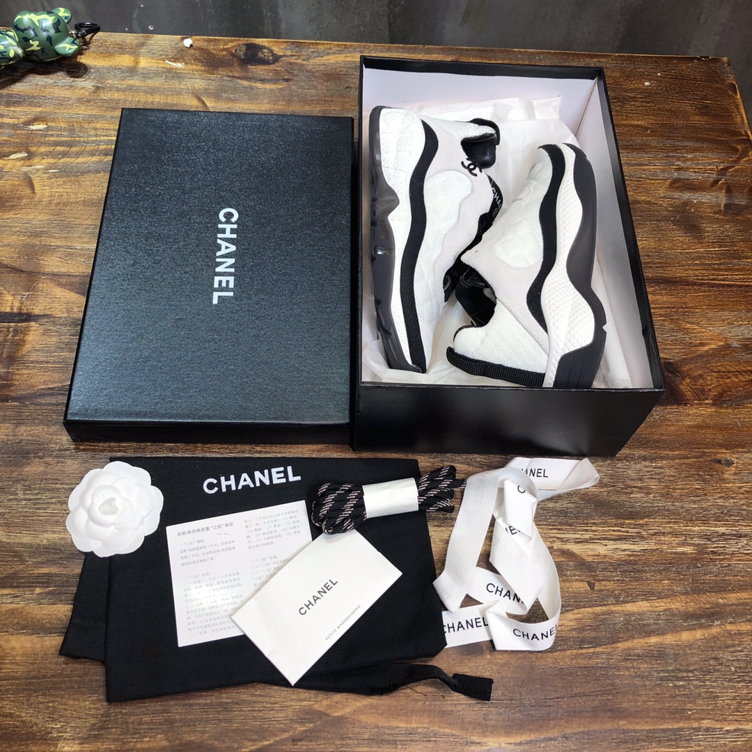 Chanel Fabric & Suede Calfskin Low Top Sneaker 24 - vstockx