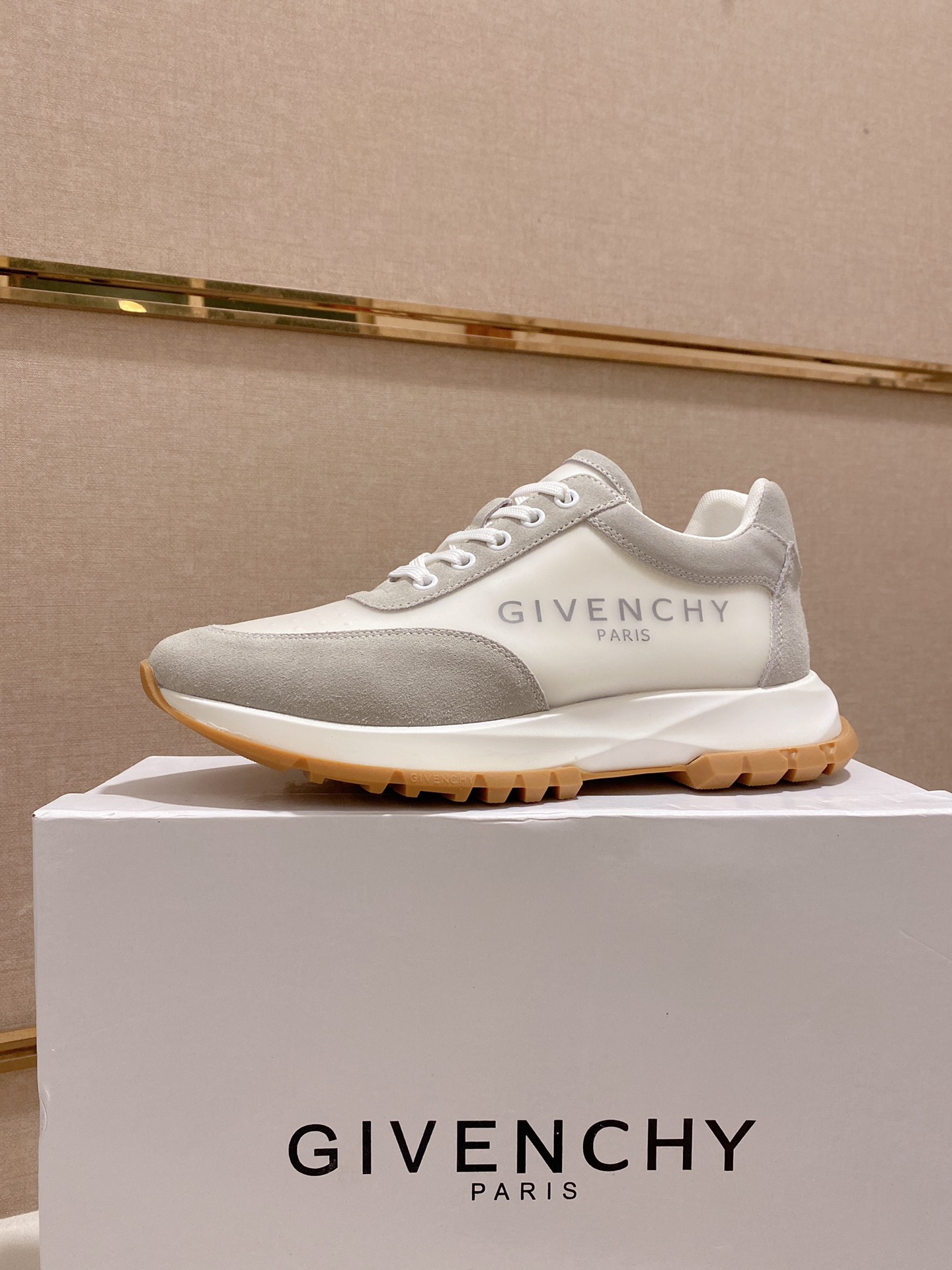 Givenchy Spectre Zip Sneakers 13 - vstockx