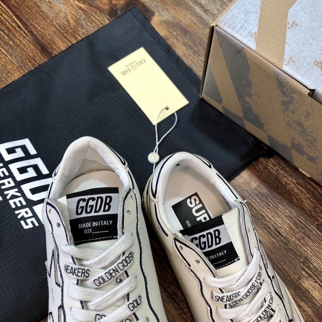 Golden Goose Superstar distressed-finish sneakers 15 - vstockx