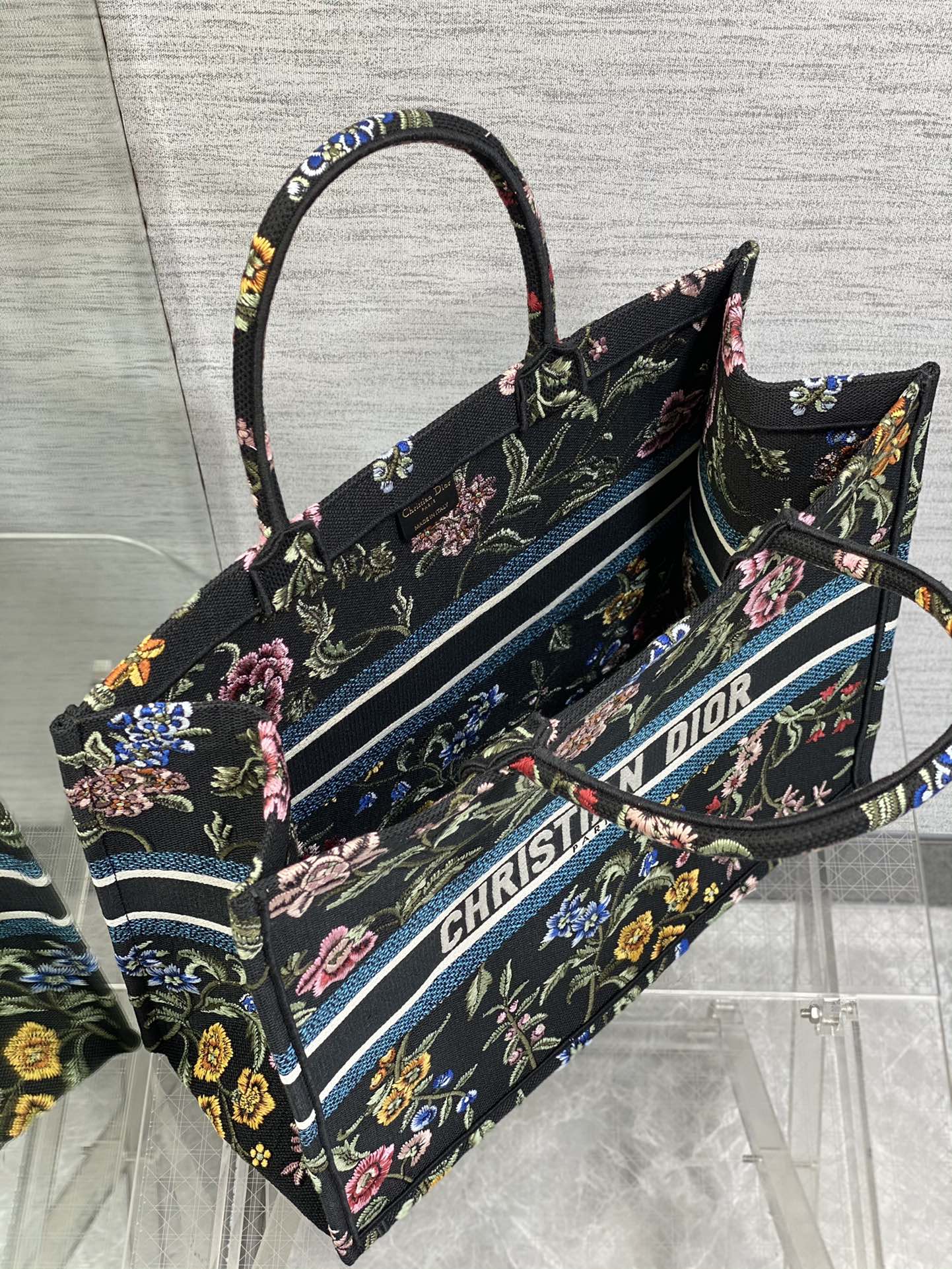 Handbag Dior 8001 size 42*18*35 cm - vstockx