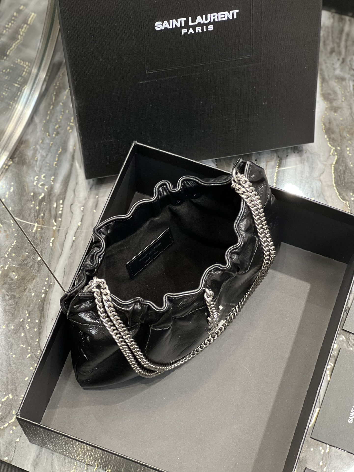 Handbags SAINT LAURENT 681632 size 24x14x4 cm - vstockx