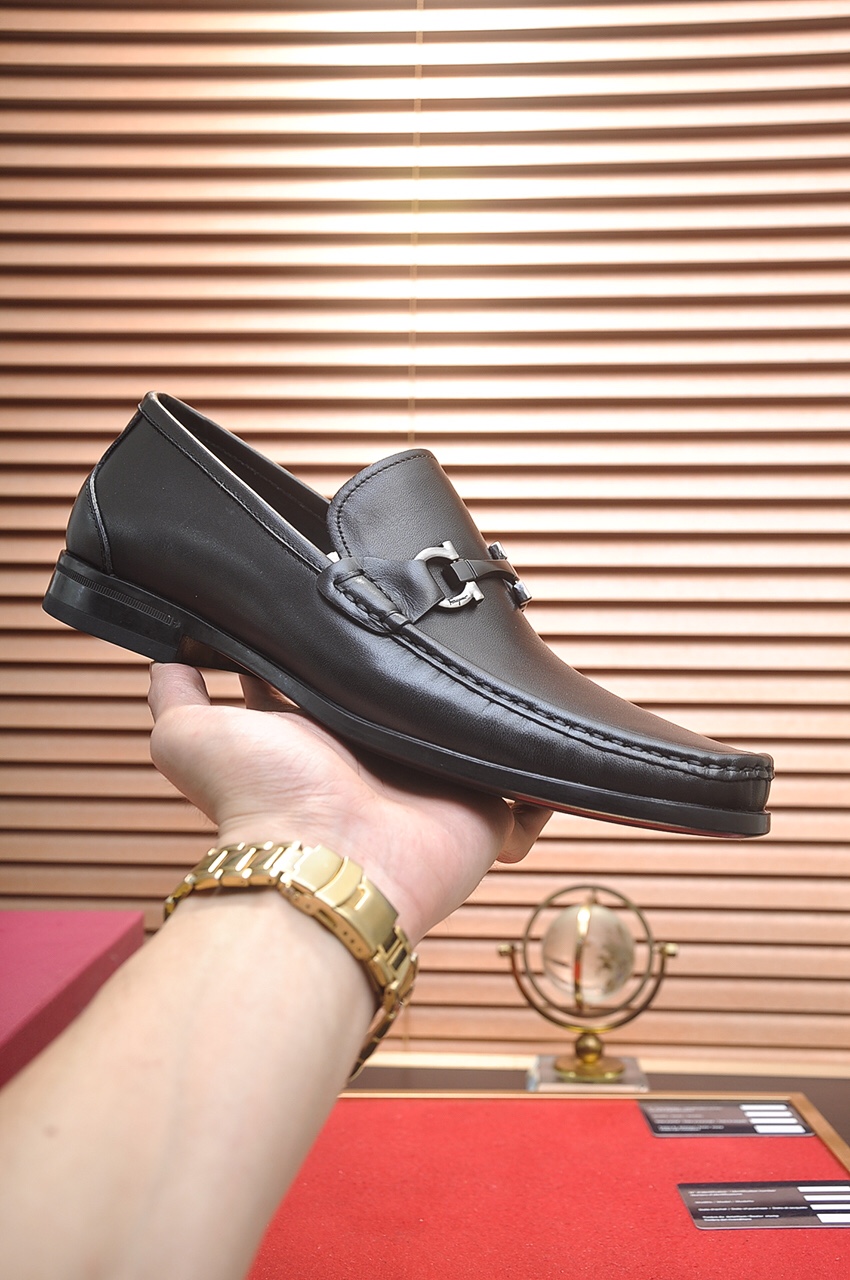 Salvatore Ferragamo Boots 5 - vstockx