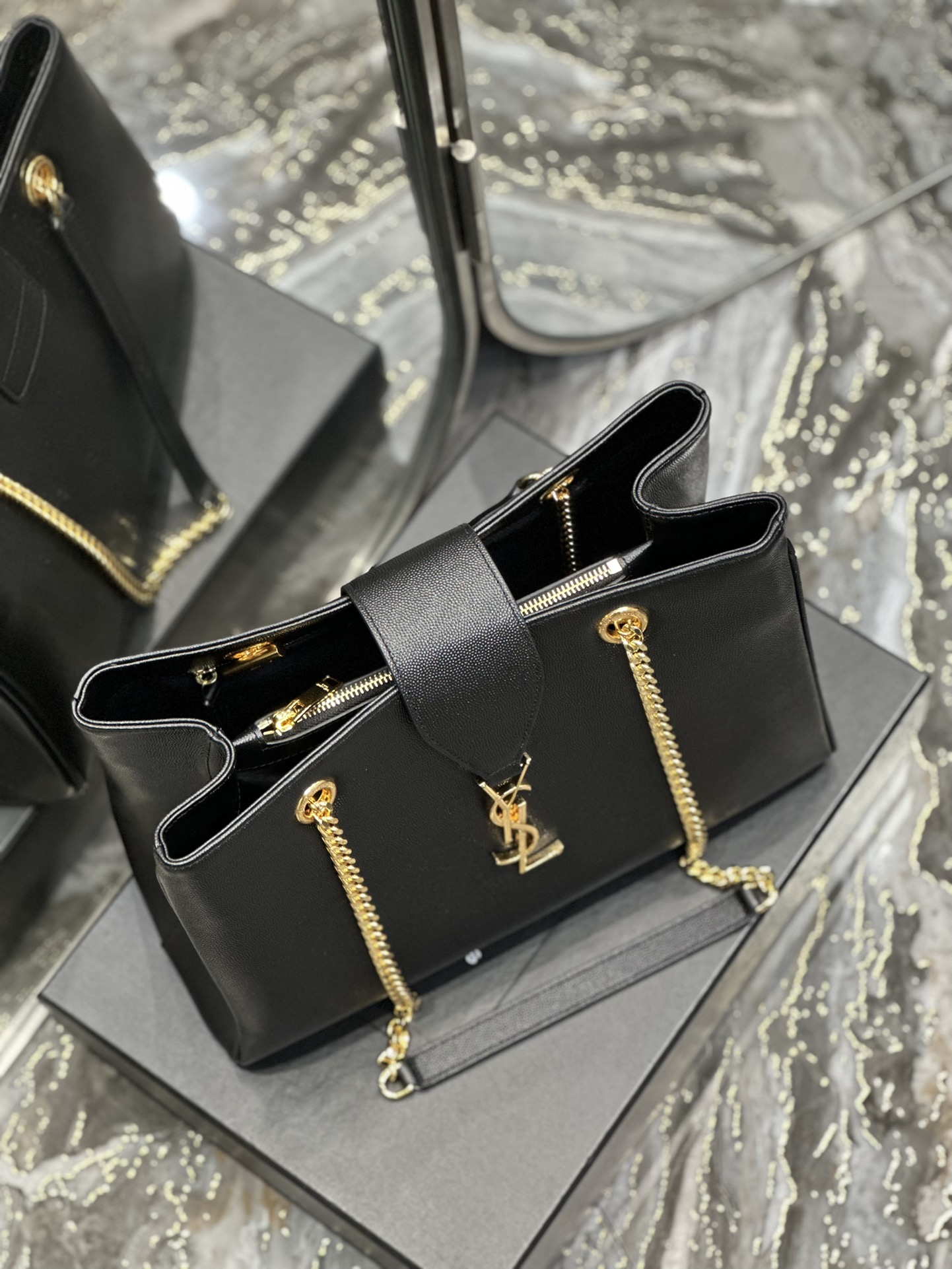Handbags SAINT LAURENT 668900 size 33  22  15 cm - vstockx
