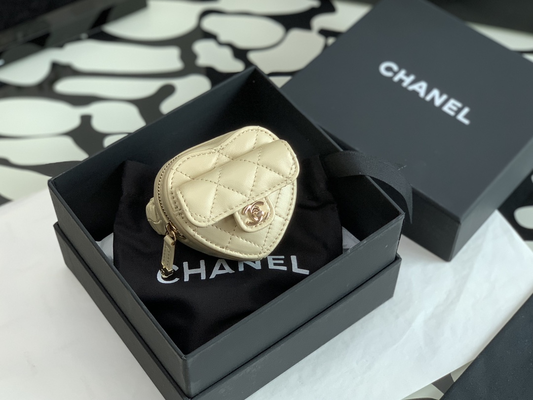 Handbag Chanel size 8*8.5*5.5* cm - vstockx