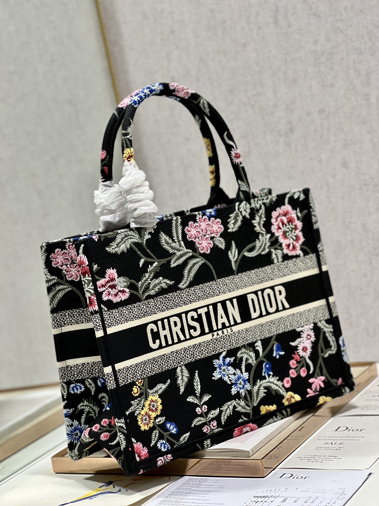 Handbag Dior 1286 size 36  28 cm - vstockx