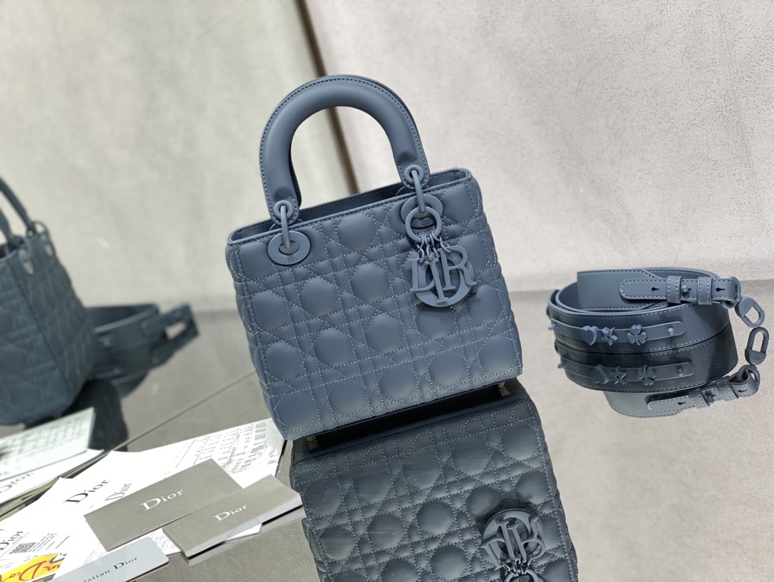 Handbag Dior size 20 cm - vstockx
