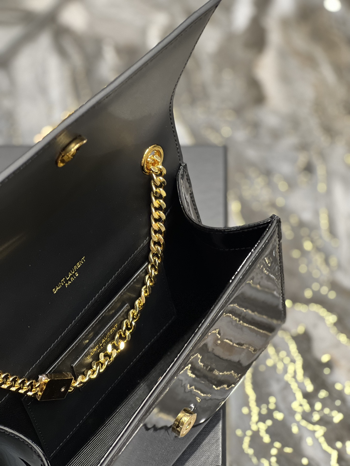 Handbags SAINT LAURENT 469390 size 20x13.5x5.5 cm - vstockx