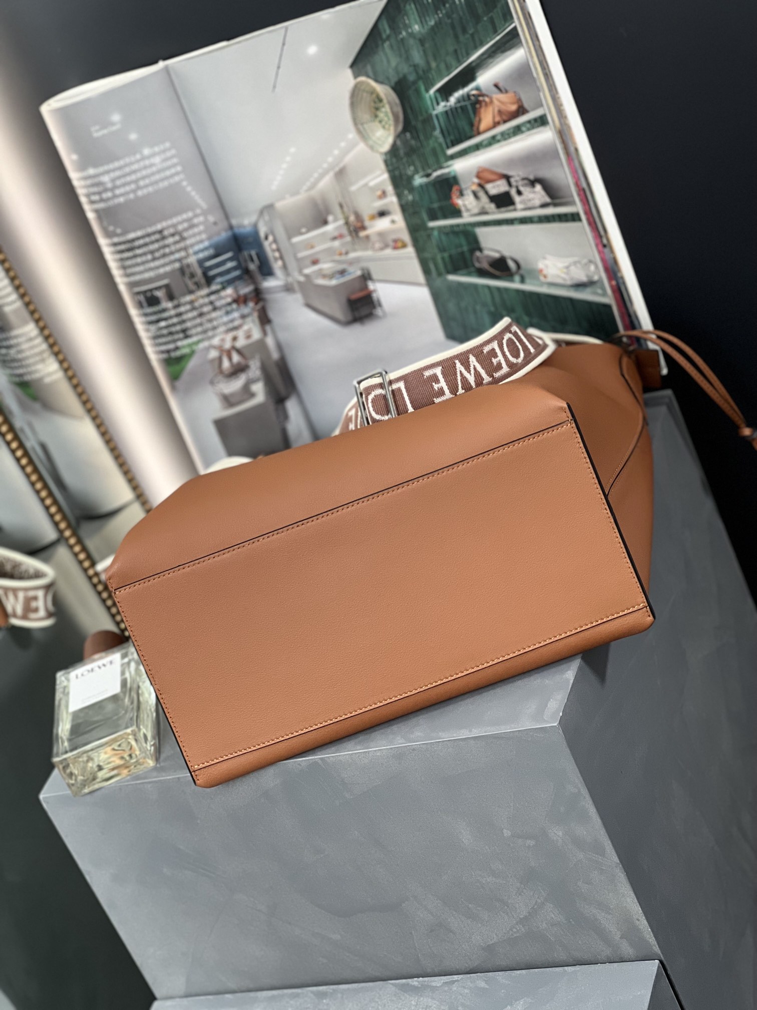 Handbags LOEWE  size:43-13.5-29 cm - vstockx