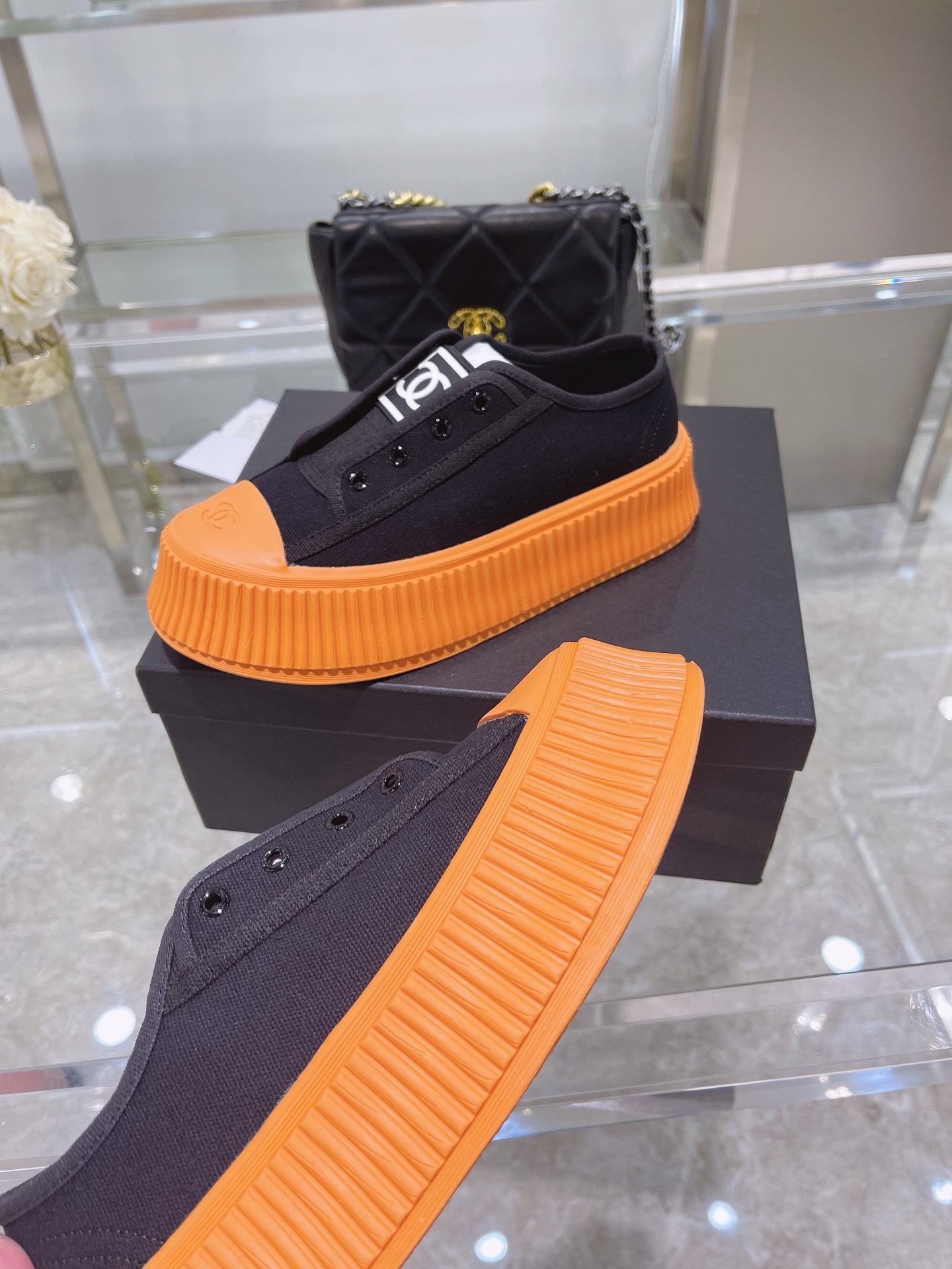 Chanel Platform Sneaker 15 - vstockx